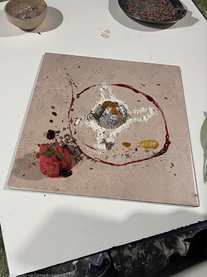 Helado natural de frutilla, dulce de leche y granizado